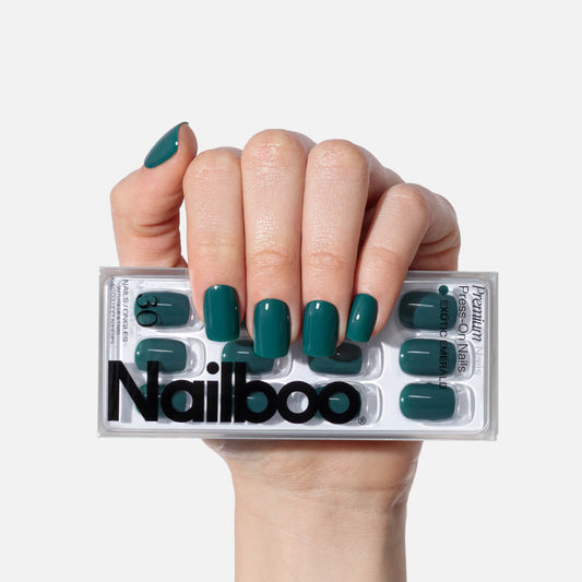 Exotic Emerald Press On (Square)